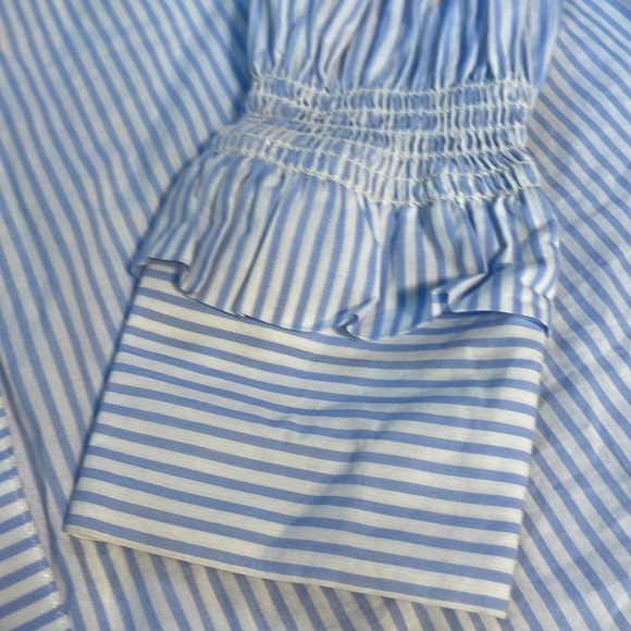 Donated ! Cabi blue and white striped blouse button down casual shirt - Picture 3 of 4
